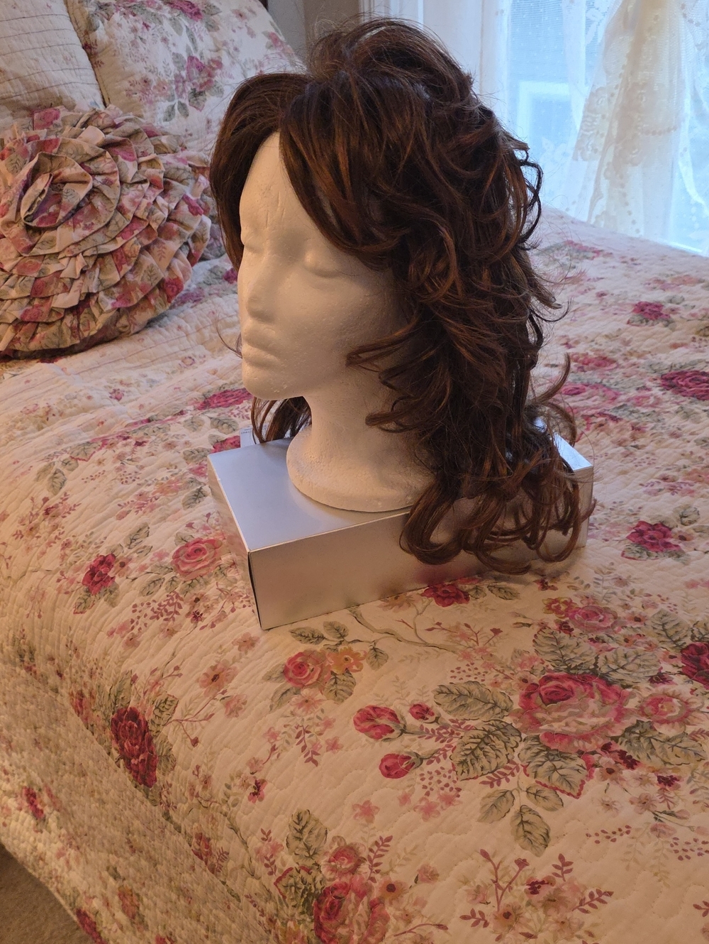 Louis Ferre Highlighted Layered Synthetic Wig Estee for Women - Elegant Waves